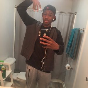 Meet your Posher, Emmanuel